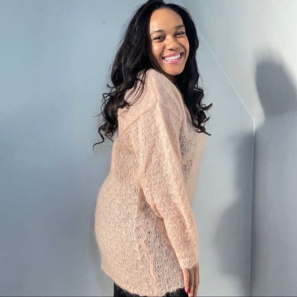 Vintage 90s fuzzy mohair acrylic light pastel pink long line tunic knit sweater - Picture 4 of 9